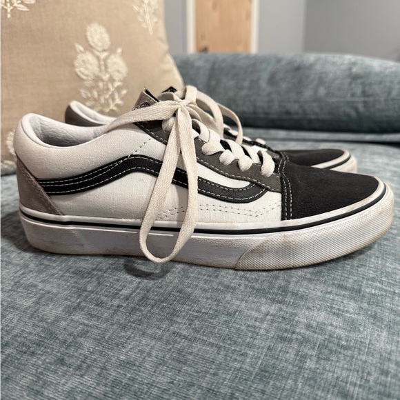 Vans - Picture 5 of 7